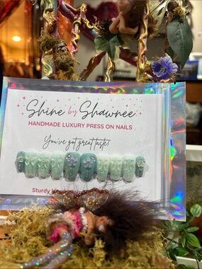 Pale Teal Green Floral& Bows accented in Clear Gems& Rhinestones NWT 1/$10, 5/35